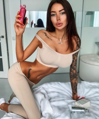 Оленька